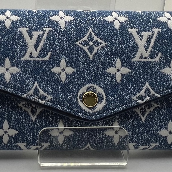 Louis Vuitton Sarah Wallet - Picture 4 of 4